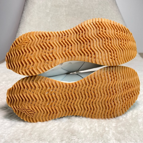 Reebok Women's Zig Dynamica Adventure Sneaker, White/Cream/Leopard, Size 8.5 - Picture 8 of 9